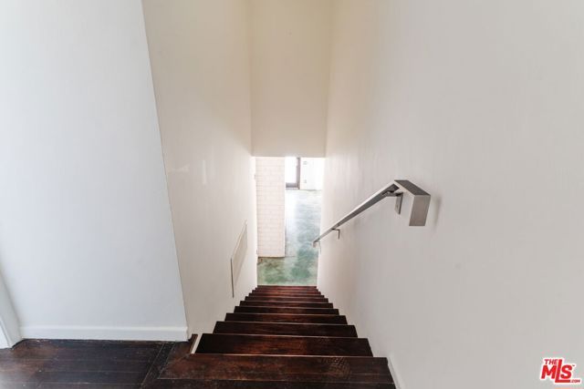 2042 Sanborn Avenue, Los Angeles, CA 90027