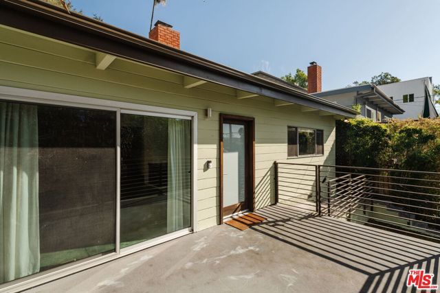 2042 Sanborn Avenue, Los Angeles, CA 90027