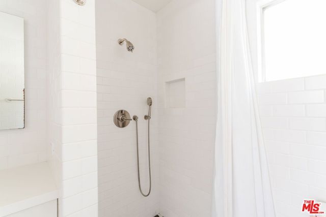 2042 Sanborn Avenue, Los Angeles, CA 90027