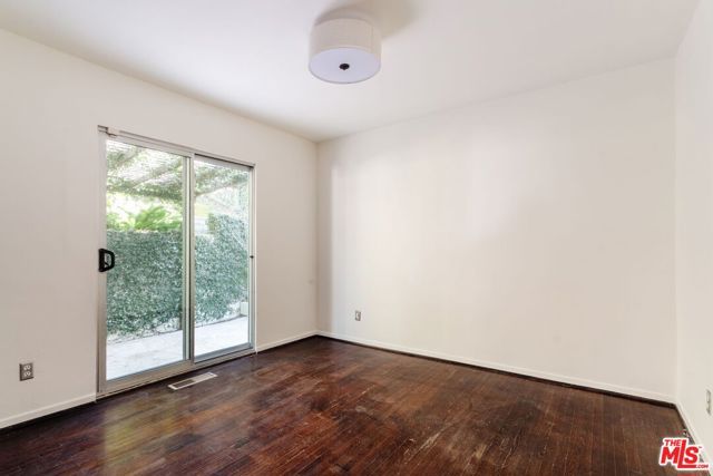 2042 Sanborn Avenue, Los Angeles, CA 90027