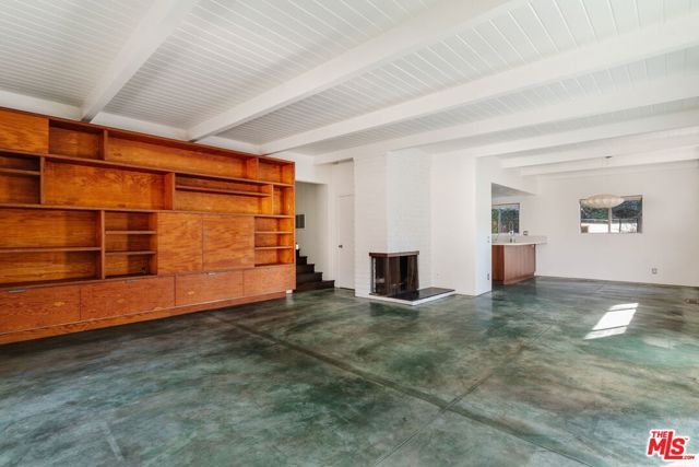 2042 Sanborn Avenue, Los Angeles, CA 90027