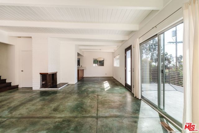 2042 Sanborn Avenue, Los Angeles, CA 90027