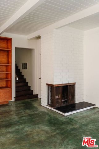 2042 Sanborn Avenue, Los Angeles, CA 90027