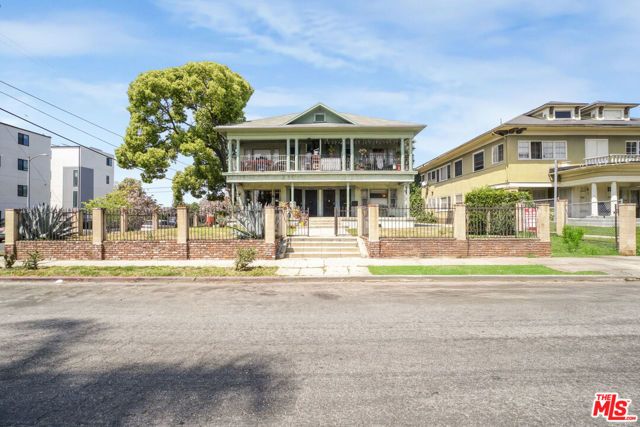 2955 Van Buren Place, Los Angeles, CA 90007