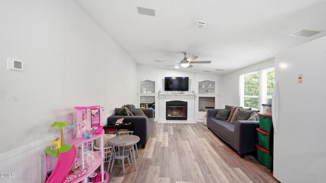 4732 Benttree Drive, Mcleansville, NC 27301