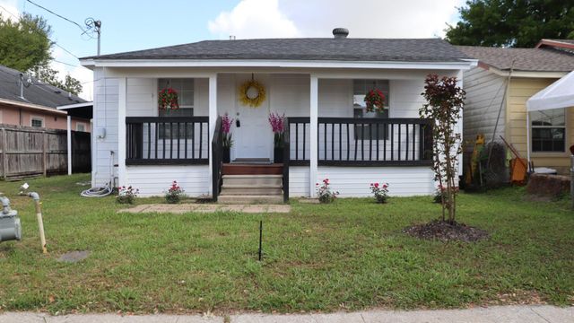 2701 Almendares Avenue, Pasadena, TX 77506