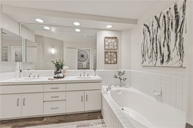 2233 Martin 115, Irvine, CA 92612