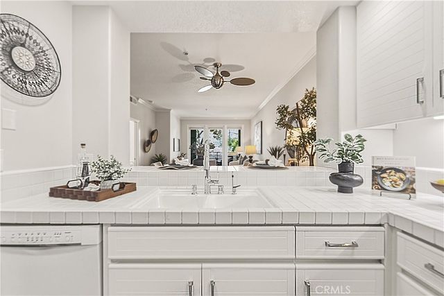 2233 Martin 115, Irvine, CA 92612