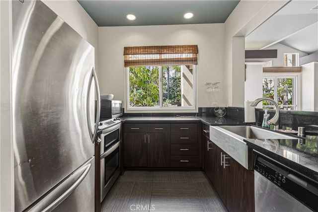 2233 Martin 115, Irvine, CA 92612