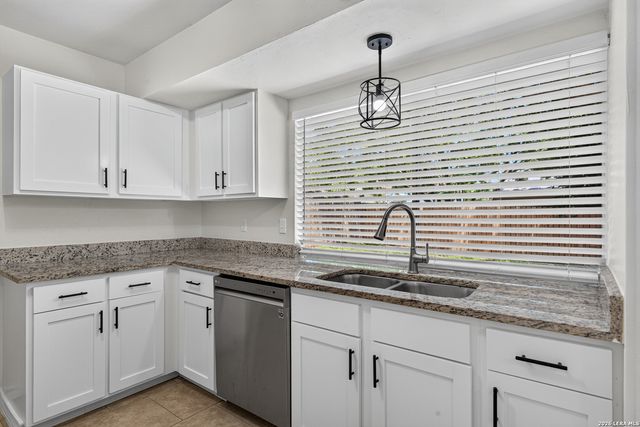 12306 Independence Ave, San Antonio, TX 78233
