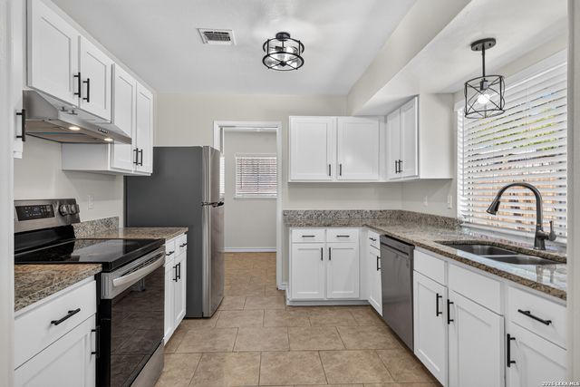 12306 Independence Ave, San Antonio, TX 78233