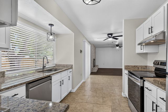 12306 Independence Ave, San Antonio, TX 78233