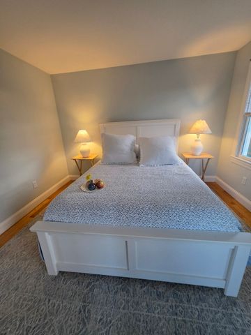 7 Arnold Ave, Plymouth, MA 02360