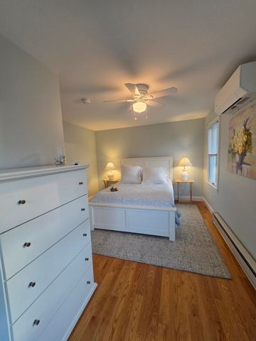 7 Arnold Ave, Plymouth, MA 02360
