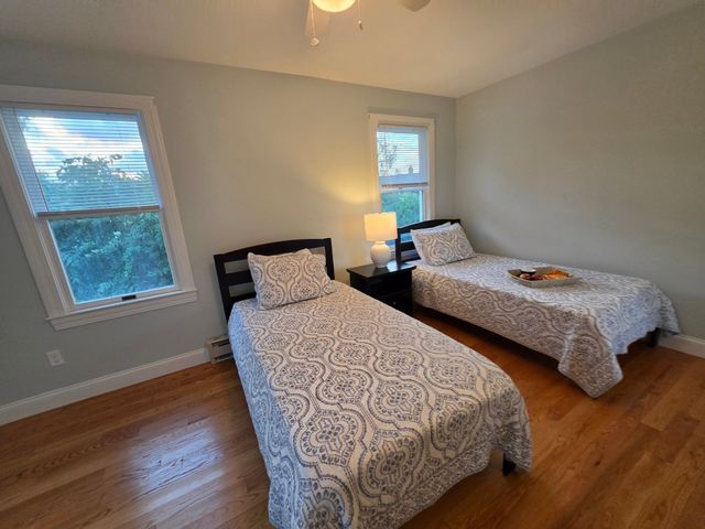 7 Arnold Ave, Plymouth, MA 02360