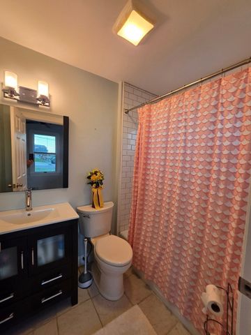 7 Arnold Ave, Plymouth, MA 02360