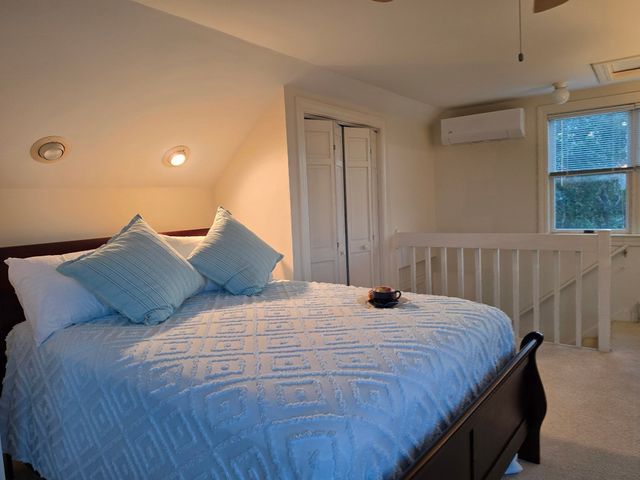 7 Arnold Ave, Plymouth, MA 02360