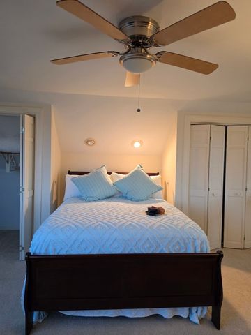 7 Arnold Ave, Plymouth, MA 02360