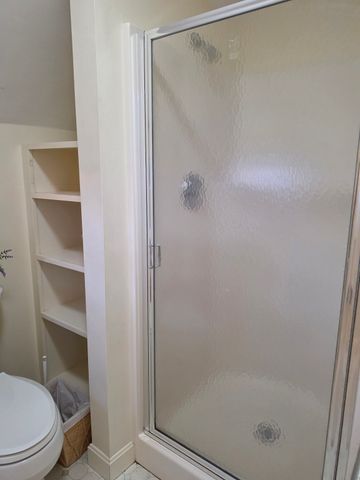 7 Arnold Ave, Plymouth, MA 02360