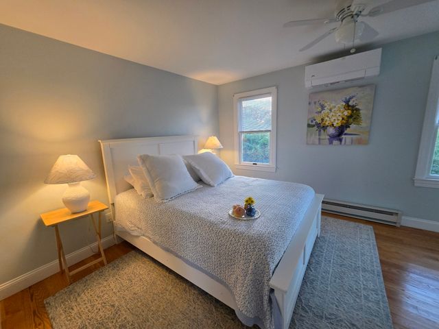 7 Arnold Ave, Plymouth, MA 02360