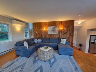 7 Arnold Ave, Plymouth, MA 02360