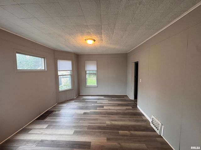 1609 S WESTMORELAND Avenue, Peoria, IL 61605