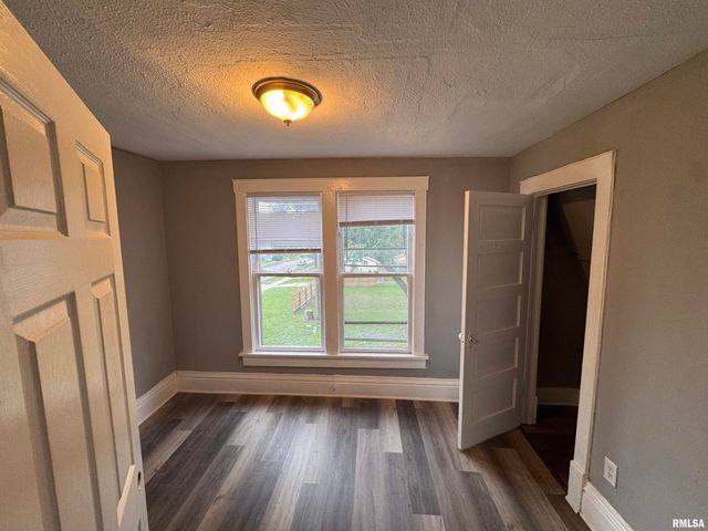 1609 S WESTMORELAND Avenue, Peoria, IL 61605