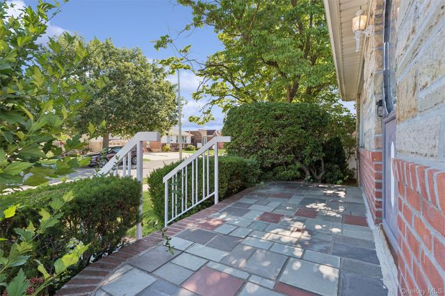 15142 24th Avenue, Whitestone, NY 11357