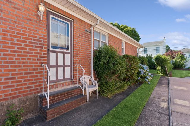 15142 24th Avenue, Whitestone, NY 11357