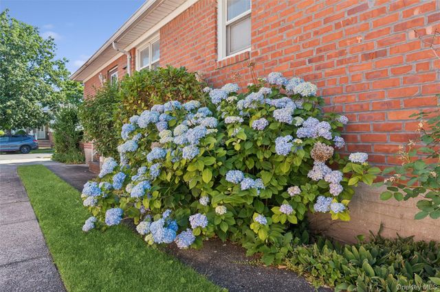 15142 24th Avenue, Whitestone, NY 11357