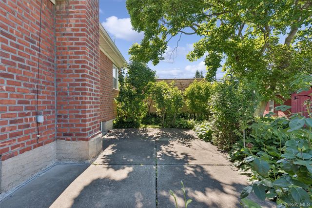 15142 24th Avenue, Whitestone, NY 11357