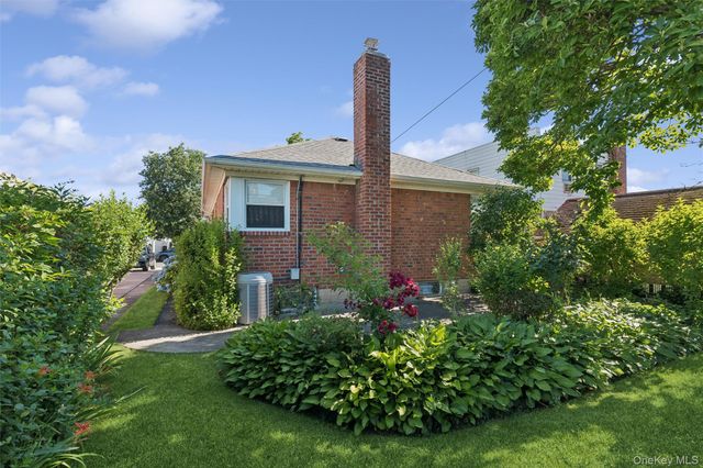 15142 24th Avenue, Whitestone, NY 11357