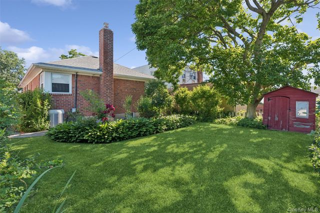 15142 24th Avenue, Whitestone, NY 11357