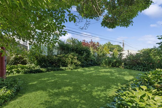 15142 24th Avenue, Whitestone, NY 11357