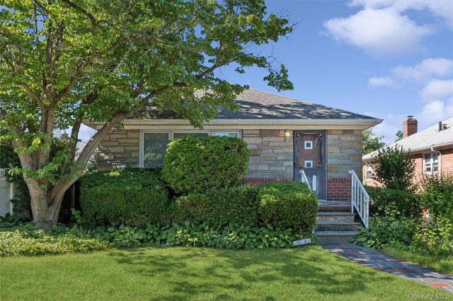 15142 24th Avenue, Whitestone, NY 11357