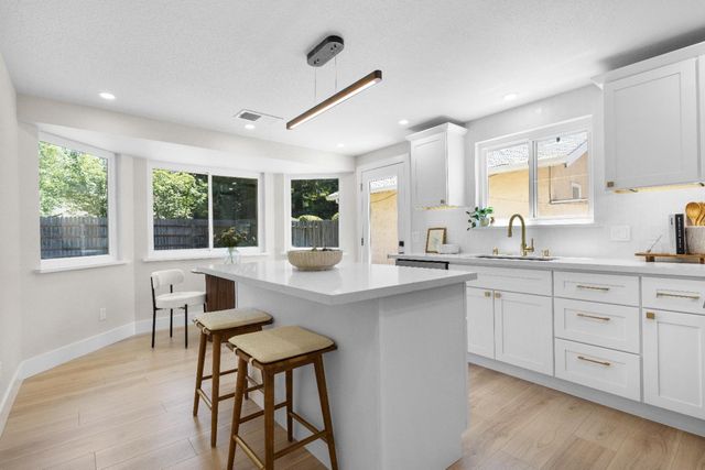 414 Mariner Point Way, Sacramento, CA 95831
