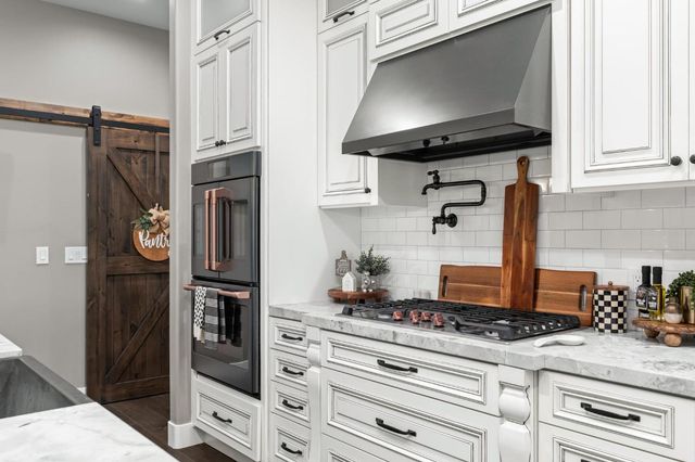 1842 E Palm Tree Ln, Manteca, CA 95336