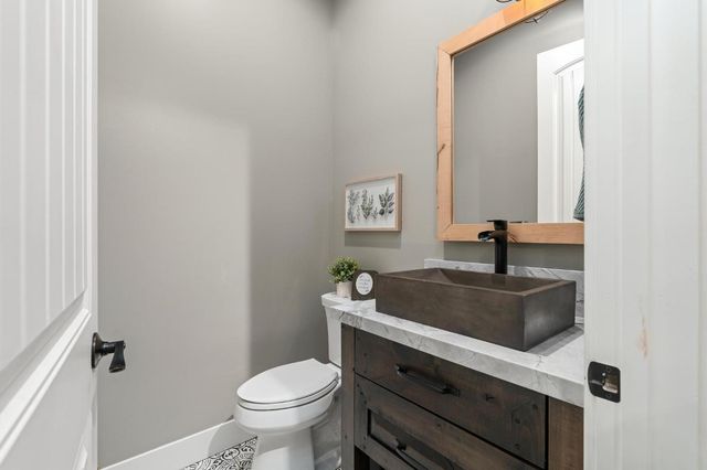 1842 E Palm Tree Ln, Manteca, CA 95336