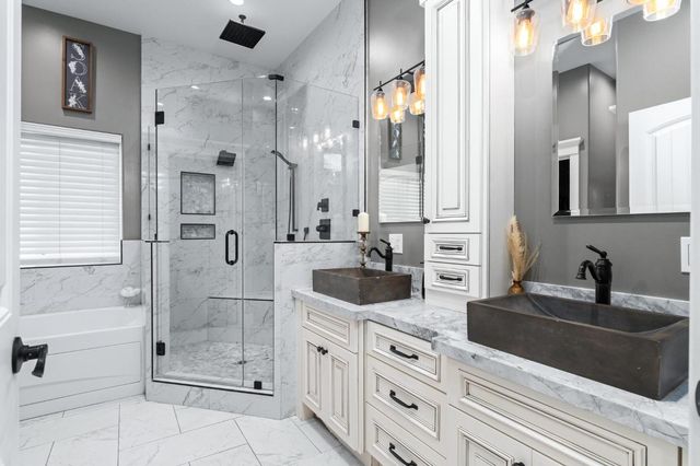 1842 E Palm Tree Ln, Manteca, CA 95336