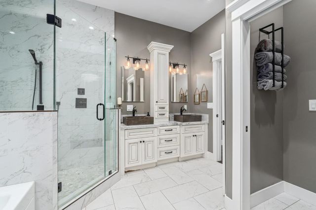 1842 E Palm Tree Ln, Manteca, CA 95336