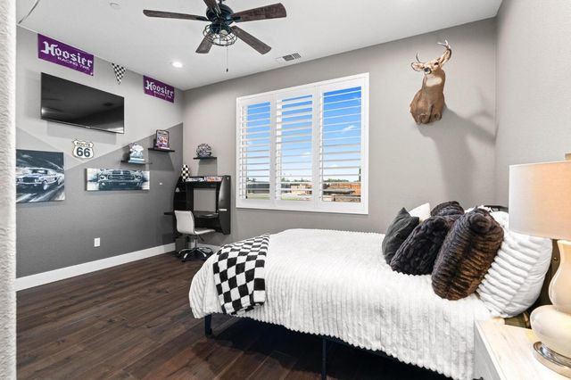 1842 E Palm Tree Ln, Manteca, CA 95336