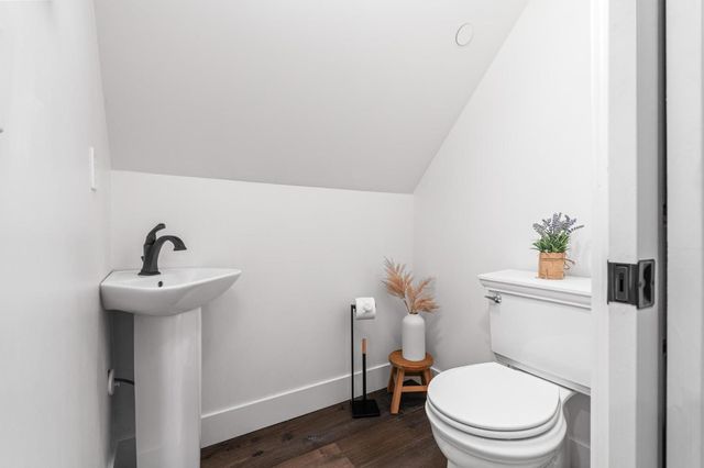 1842 E Palm Tree Ln, Manteca, CA 95336