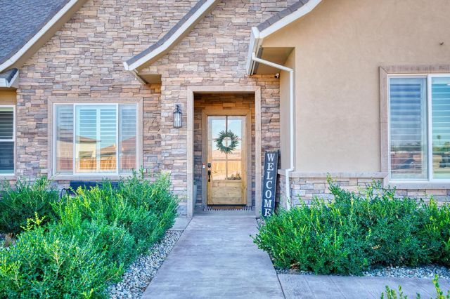 1842 E Palm Tree Ln, Manteca, CA 95336