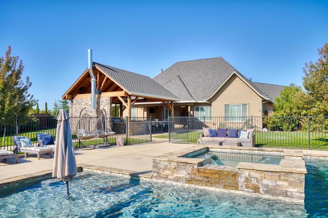 1842 E Palm Tree Ln, Manteca, CA 95336