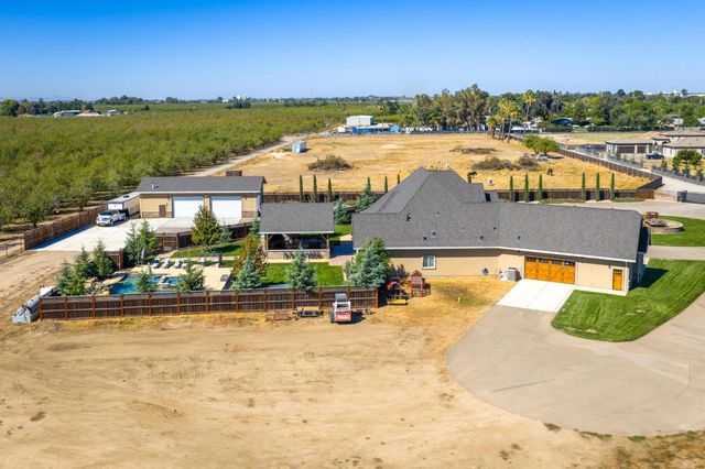 1842 E Palm Tree Ln, Manteca, CA 95336