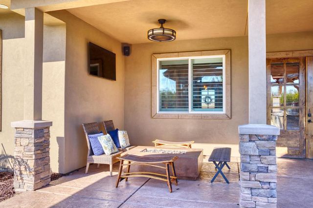 1842 E Palm Tree Ln, Manteca, CA 95336