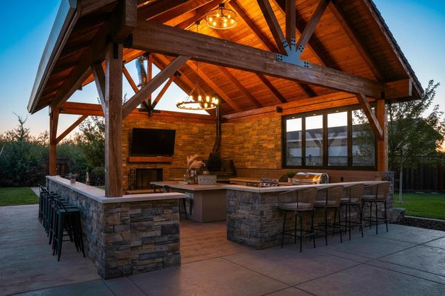 1842 E Palm Tree Ln, Manteca, CA 95336