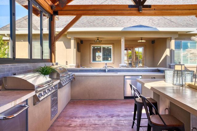 1842 E Palm Tree Ln, Manteca, CA 95336