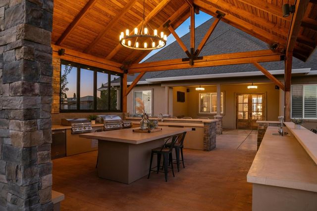 1842 E Palm Tree Ln, Manteca, CA 95336