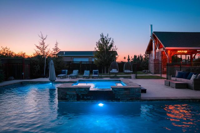 1842 E Palm Tree Ln, Manteca, CA 95336